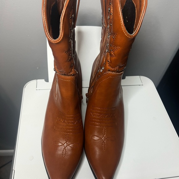 Cowboy bootss brown size 11 - Picture 2 of 5